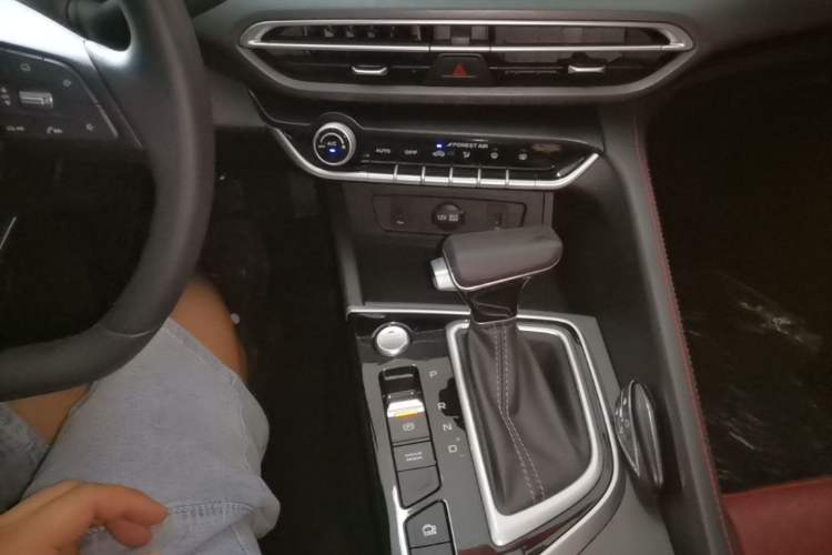 Used CHANGAN Eado 2021 PLUS Blue Whale NE 1.4T GDI DCT Prestige Model Gear Lever