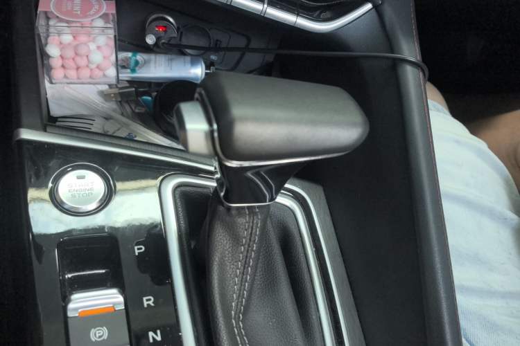 Used CHANGAN Eado 2021 PLUS Blue Whale NE 1.4T GDI DCT Prestige Model Gear Lever