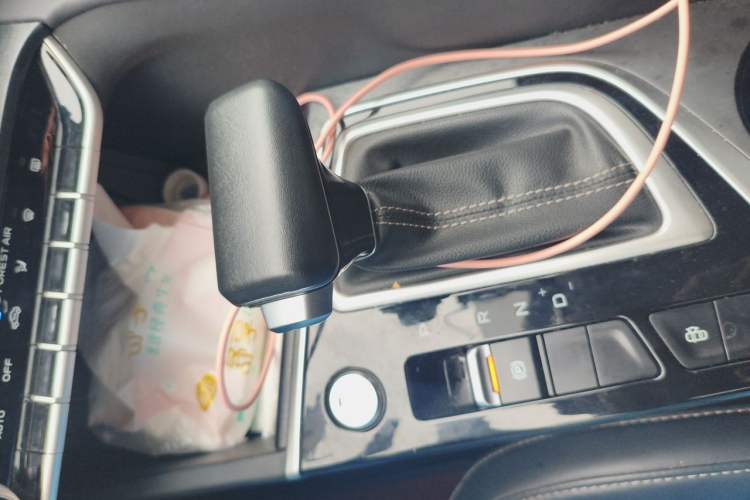 Used CHANGAN Eado 2021 PLUS 1.6L GDI CVT Luxury Model Gear Lever