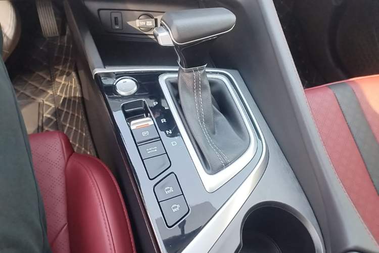 Used CHANGAN Eado 2021 PLUS Blue Whale NE 1.4T GDI DCT Prestige Model Gear Lever