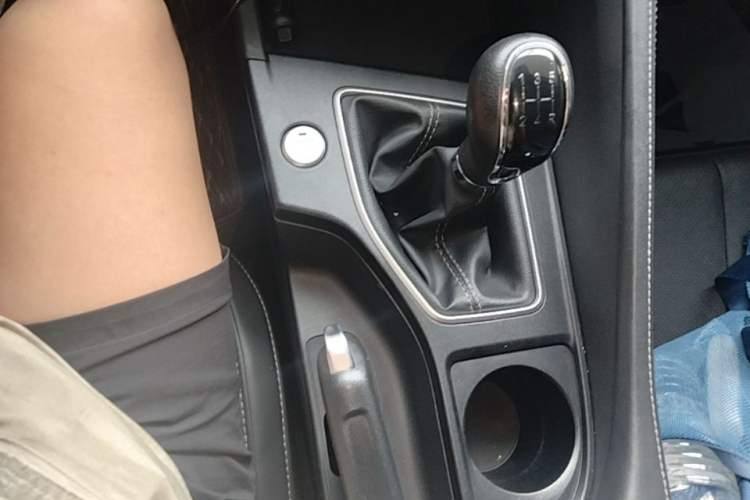 Used CHANGAN Eado 2021 PLUS 1.6L GDI Manual Elite Model Gear Lever