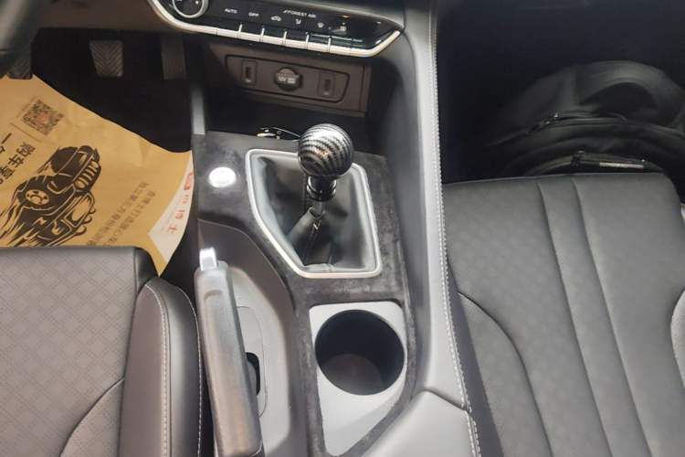 Used CHANGAN Eado 2021 PLUS 1.6L GDI Manual Luxury Model Gear Lever