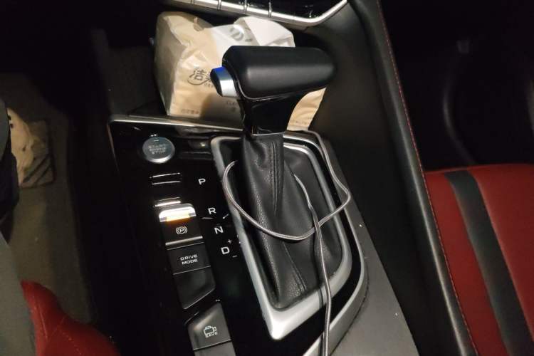 Used CHANGAN Eado 2021 PLUS Blue Whale NE 1.4T GDI DCT Flagship Model Gear Lever