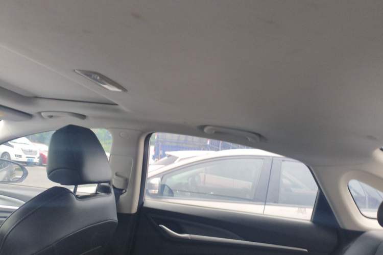 Used CHANGAN Eado 2021 PLUS 1.6L GDI CVT Luxury Model Headliner