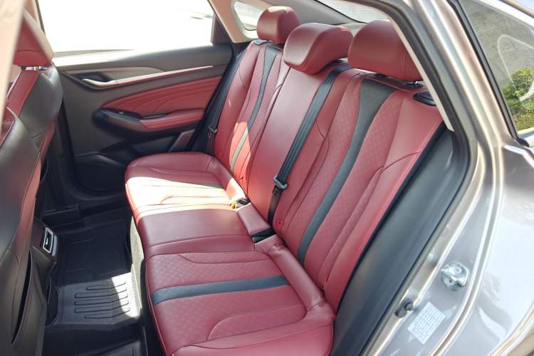 Used CHANGAN Eado 2021 PLUS Blue Whale NE 1.4T GDI DCT Prestige Model Interior 3