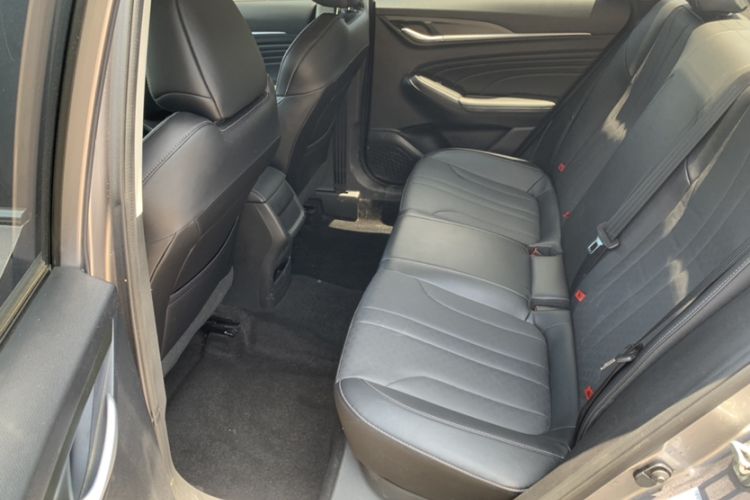 Used CHANGAN Eado 2021 PLUS 1.6L GDI Manual Luxury Model Interior 3