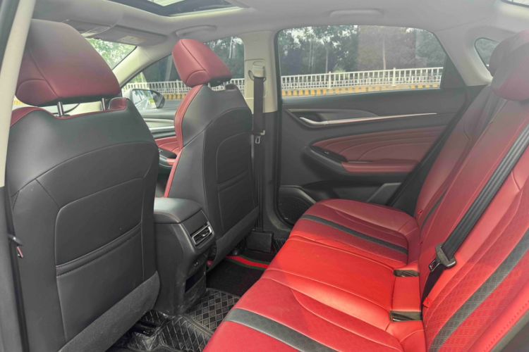 Used CHANGAN Eado 2021 PLUS Blue Whale NE 1.4T GDI DCT Prestige Model Interior 3