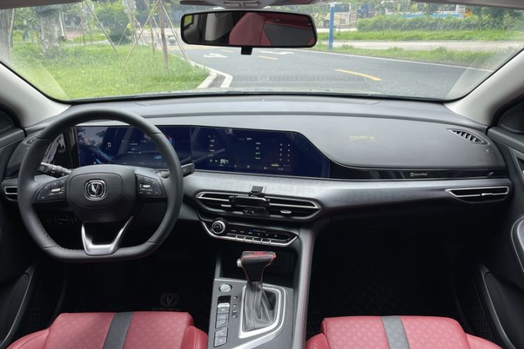 Used CHANGAN Eado 2021 PLUS Blue Whale NE 1.4T GDI DCT Prestige Model Interior 4