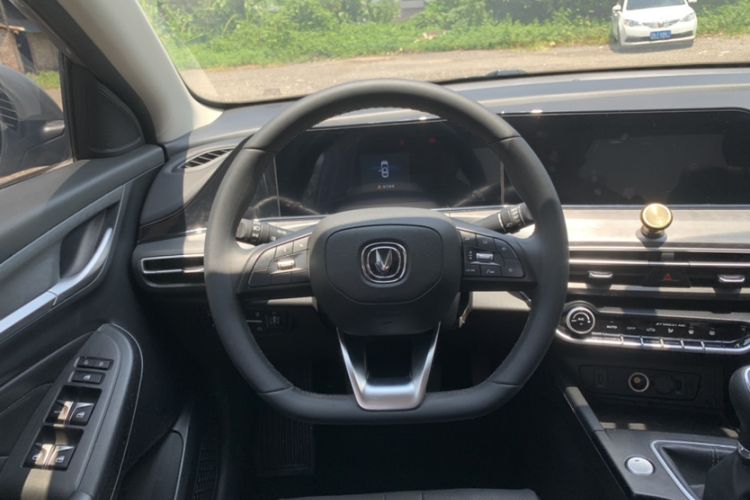 Used CHANGAN Eado 2021 PLUS 1.6L GDI Manual Luxury Model Interior 5