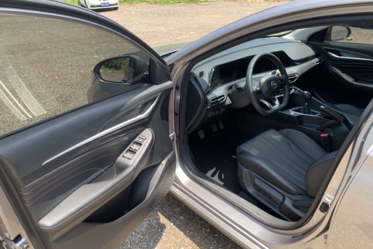 Used CHANGAN Eado 2021 PLUS 1.6L GDI Manual Luxury Model Interior 6