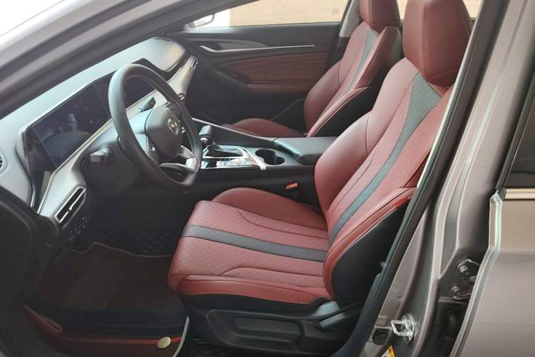 Used CHANGAN Eado 2021 PLUS Blue Whale NE 1.4T GDI DCT Prestige Model Left Front Seat