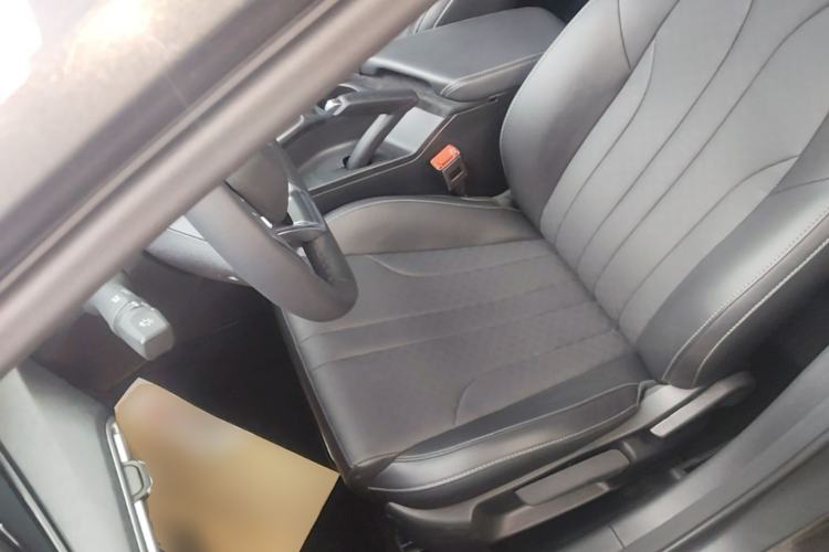 Used CHANGAN Eado 2021 PLUS 1.6L GDI Manual Luxury Model Left Front Seat