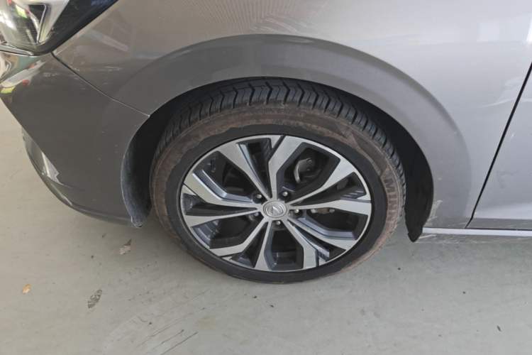 Used CHANGAN Eado 2021 PLUS Blue Whale NE 1.4T GDI DCT Flagship Model Left Front Wheel Hub