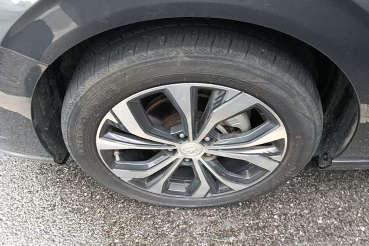 Used CHANGAN Eado 2021 PLUS Blue Whale NE 1.4T GDI DCT Flagship Model Left Front Wheel Hub