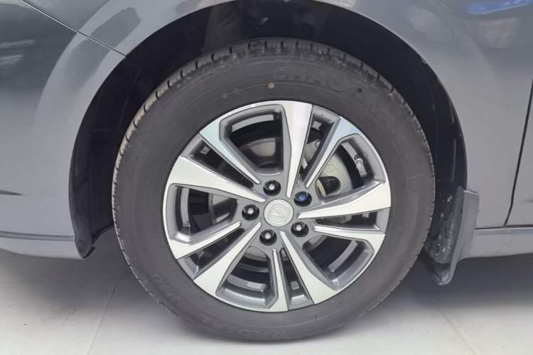 Used CHANGAN Eado 2021 PLUS Blue Whale NE 1.4T GDI DCT Prestige Model Left Front Wheel Hub