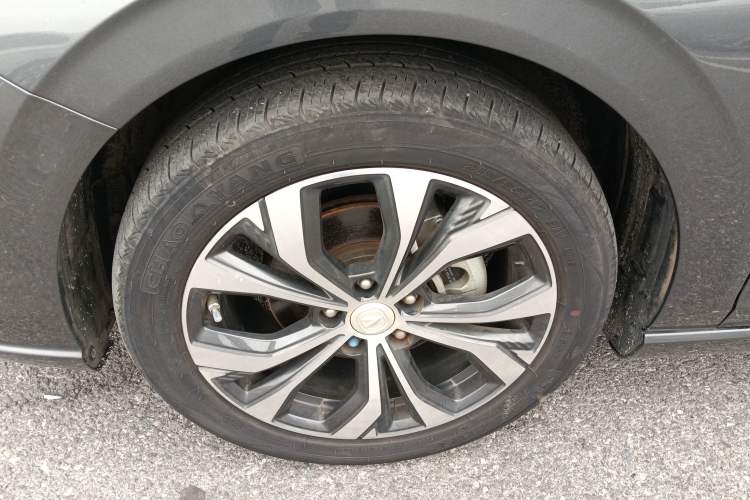 Used CHANGAN Eado 2021 PLUS Blue Whale NE 1.4T GDI DCT Flagship Model Left Front Wheel Hub