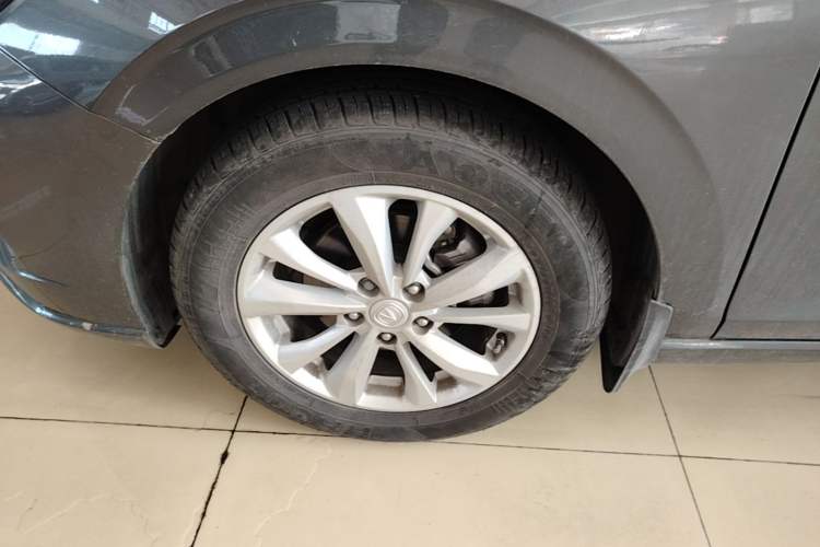 Used CHANGAN Eado 2021 PLUS 1.6L GDI Manual Elite Model Left Front Wheel Hub