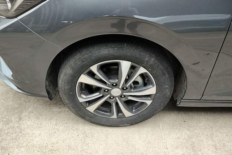 Used CHANGAN Eado 2021 PLUS Blue Whale NE 1.4T GDI DCT Prestige Model Left Front Wheel Hub