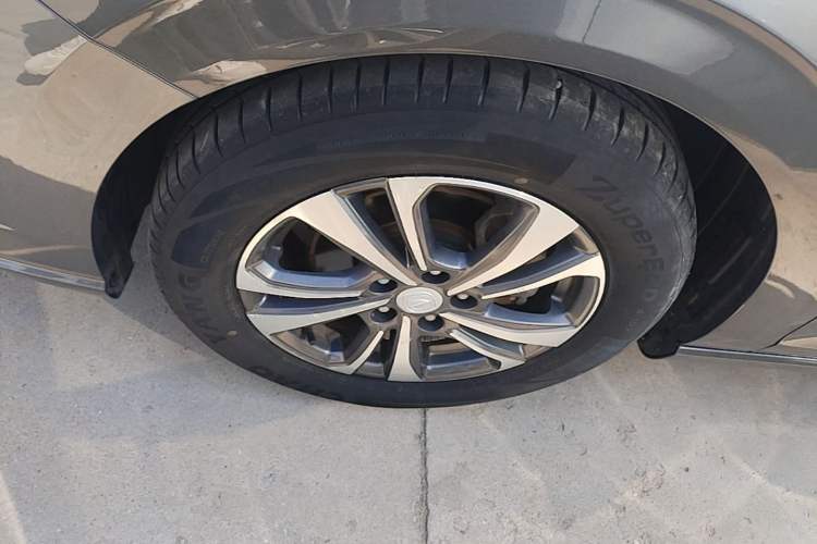 Used CHANGAN Eado 2021 PLUS Blue Whale NE 1.4T GDI DCT Prestige Model Left Front Wheel Hub