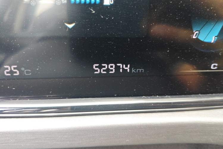 Used CHANGAN Eado 2021 PLUS Blue Whale NE 1.4T GDI DCT Prestige Model Odometer Close Up