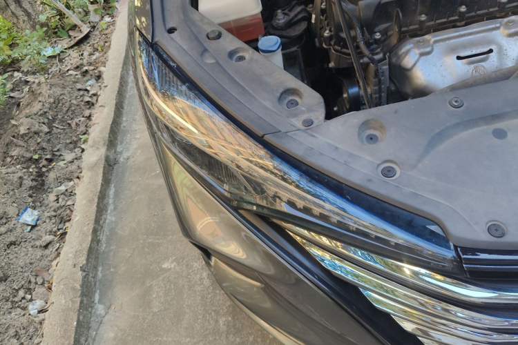 Used CHANGAN Eado 2021 PLUS 1.6L GDI CVT Elite Model Right Front Headlight