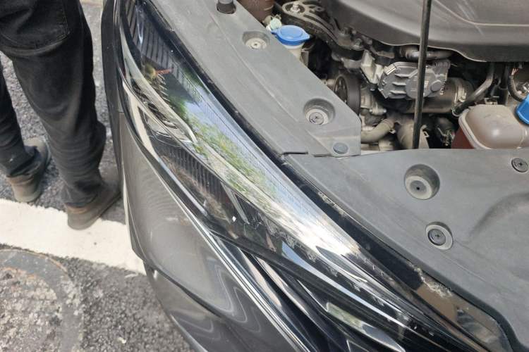 Used CHANGAN Eado 2021 PLUS Blue Whale NE 1.4T GDI DCT Flagship Model Right Front Headlight