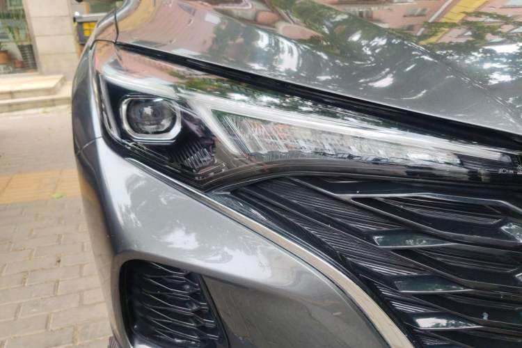 Used CHANGAN Eado 2021 PLUS Blue Whale NE 1.4T GDI DCT Prestige Model Right Front Headlight