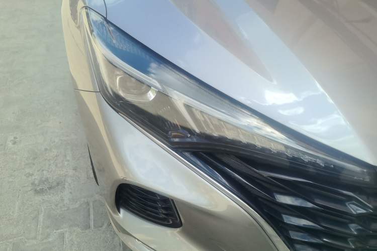 Used CHANGAN Eado 2021 PLUS Blue Whale NE 1.4T GDI DCT Flagship Model Right Front Headlight