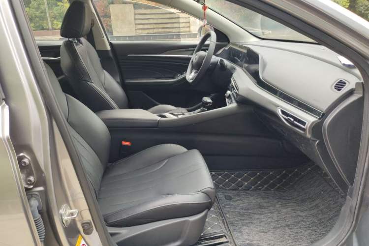 Used CHANGAN Eado 2021 PLUS 1.6L GDI CVT Luxury Model Right Front Seat