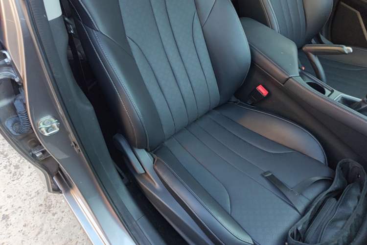 Used CHANGAN Eado 2021 PLUS 1.6L GDI Manual Luxury Model Right Front Seat