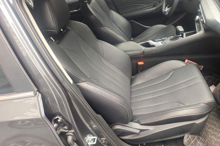 Used CHANGAN Eado 2021 PLUS 1.6L GDI CVT Elite Model Right Front Seat