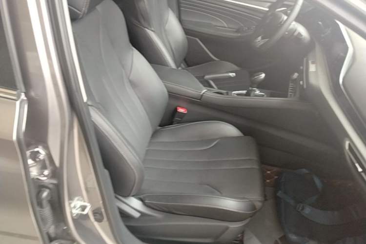 Used CHANGAN Eado 2021 PLUS 1.6L GDI Manual Elite Model Right Front Seat