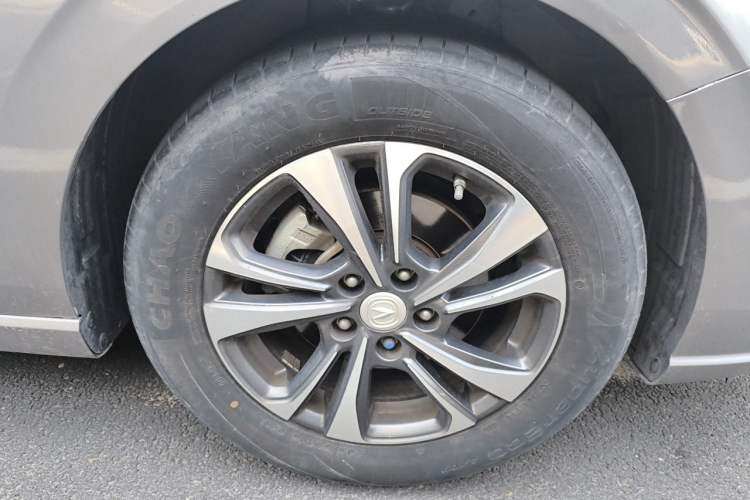 Used CHANGAN Eado 2021 PLUS Blue Whale NE 1.4T GDI DCT Prestige Model Right Front Wheel Hub