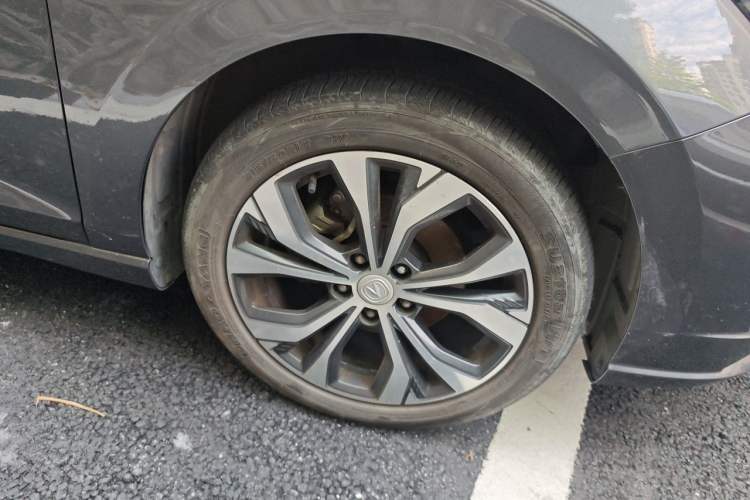 Used CHANGAN Eado 2021 PLUS Blue Whale NE 1.4T GDI DCT Flagship Model Right Front Wheel Hub
