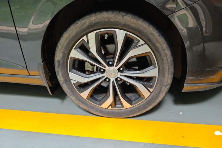Used CHANGAN Eado 2021 PLUS Blue Whale NE 1.4T GDI DCT Flagship Model Right Front Wheel Hub