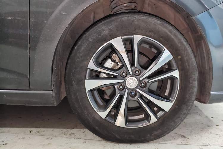 Used CHANGAN Eado 2021 PLUS Blue Whale NE 1.4T GDI DCT Prestige Model Right Front Wheel Hub