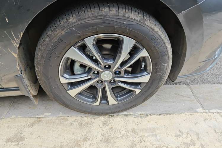 Used CHANGAN Eado 2021 PLUS Blue Whale NE 1.4T GDI DCT Prestige Model Right Front Wheel Hub