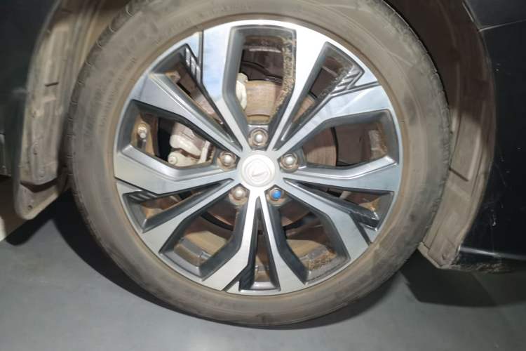 Used CHANGAN Eado 2021 PLUS Blue Whale NE 1.4T GDI DCT Flagship Model Right Front Wheel Hub