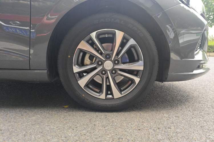 Used CHANGAN Eado 2021 PLUS Blue Whale NE 1.4T GDI DCT Prestige Model Right Front Wheel Hub