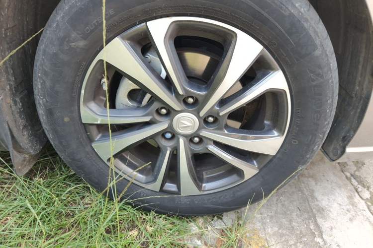 Used CHANGAN Eado 2021 PLUS Blue Whale NE 1.4T GDI DCT Prestige Model Right Front Wheel Hub