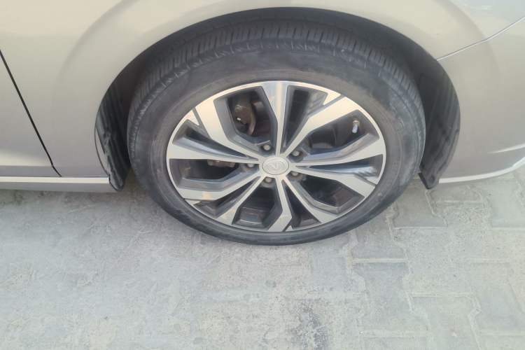 Used CHANGAN Eado 2021 PLUS Blue Whale NE 1.4T GDI DCT Flagship Model Right Front Wheel Hub