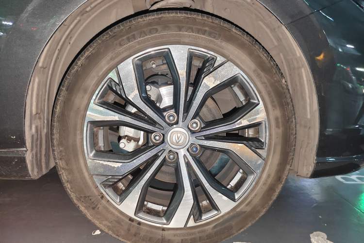 Used CHANGAN Eado 2021 PLUS Blue Whale NE 1.4T GDI DCT Flagship Model Right Front Wheel Hub
