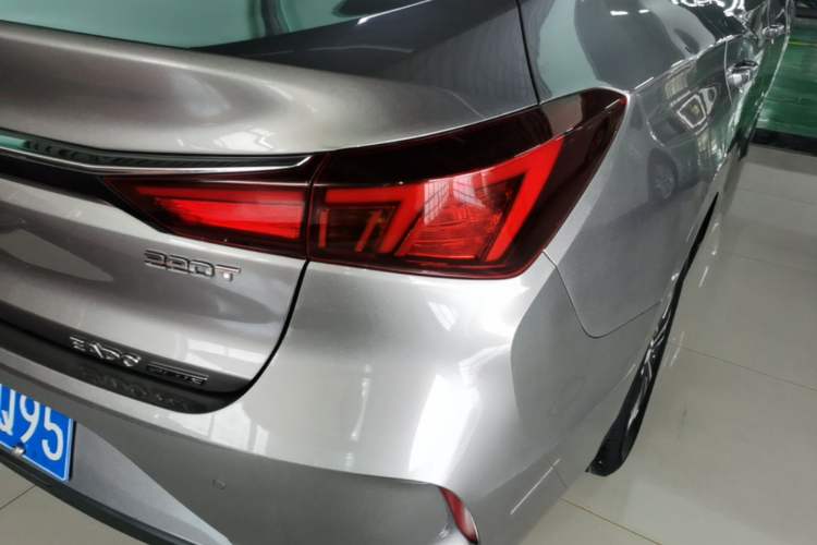Used CHANGAN Eado 2021 PLUS Blue Whale NE 1.4T GDI DCT Prestige Model Right Rear Taillight