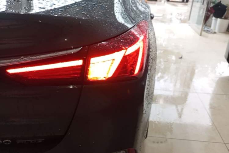 Used CHANGAN Eado 2021 PLUS 1.6L GDI CVT Elite Model Right Rear Taillight