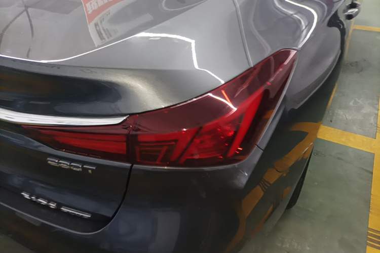 Used CHANGAN Eado 2021 PLUS Blue Whale NE 1.4T GDI DCT Prestige Model Right Rear Taillight