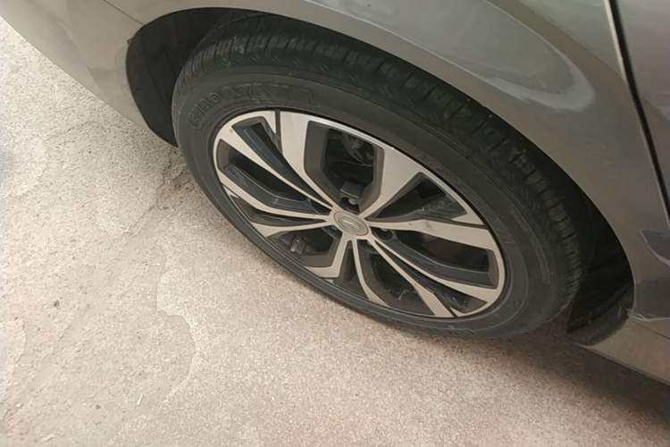 Used CHANGAN Eado 2021 PLUS Blue Whale NE 1.4T GDI DCT Flagship Model Right Rear Wheel Hub