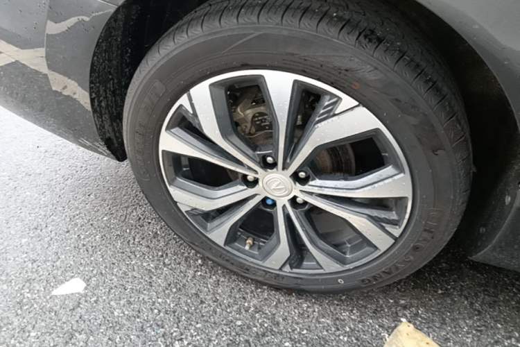 Used CHANGAN Eado 2021 PLUS Blue Whale NE 1.4T GDI DCT Flagship Model Right Rear Wheel Hub