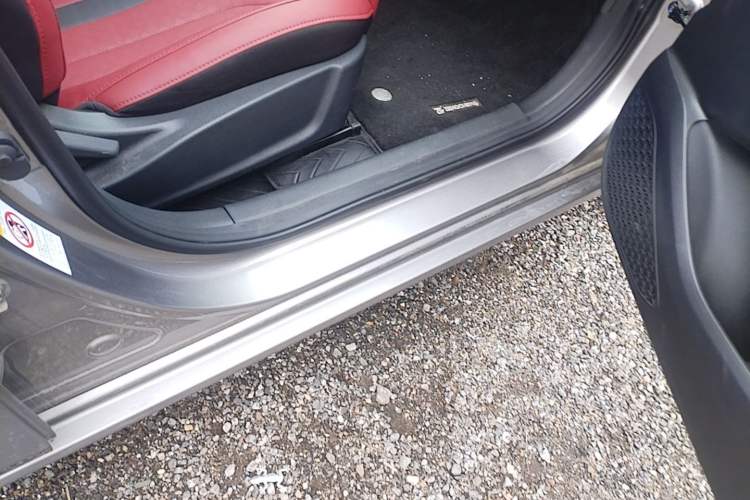 Used CHANGAN Eado 2021 PLUS Blue Whale NE 1.4T GDI DCT Flagship Model Right Side Sill
