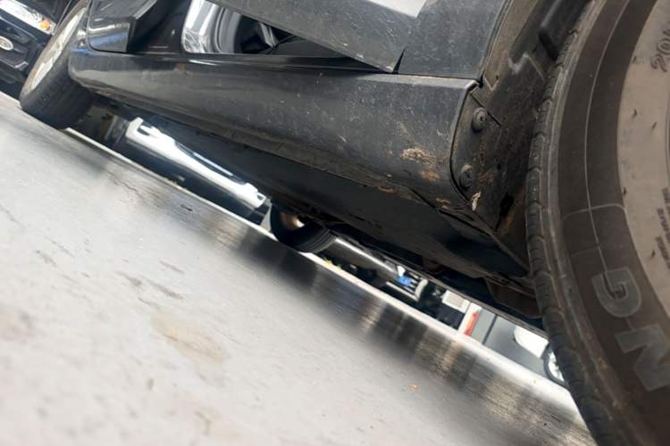 Used CHANGAN Eado 2021 PLUS 1.6L GDI CVT Elite Model Right Side Sill