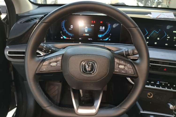 Used CHANGAN Eado 2021 PLUS Blue Whale NE 1.4T GDI DCT Prestige Model Steering Wheel